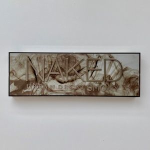 Urban Decay | Naked “Smoky” eyeshadow